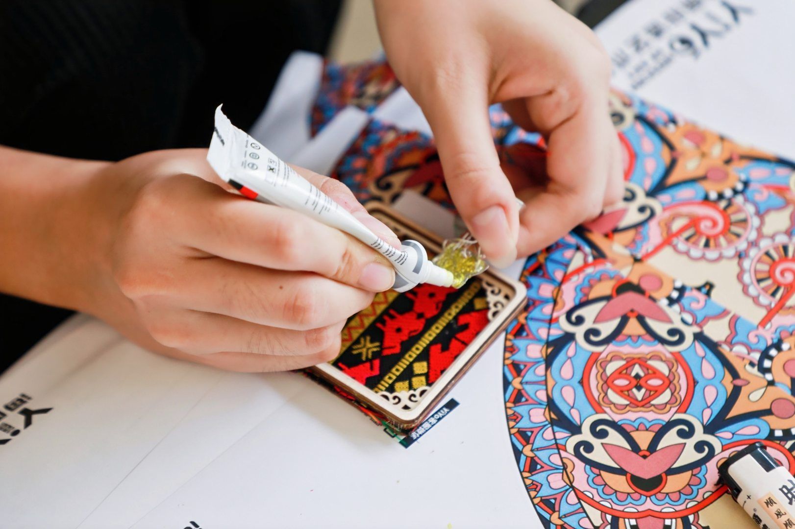 在青年群体中焕发新潮活力