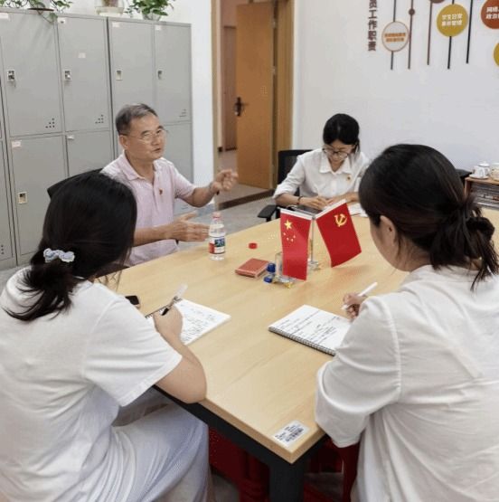 关工委全体委员或本人接受采访