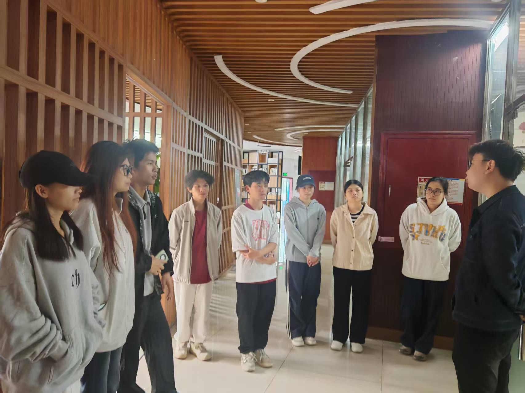 通过“企业导师进课堂