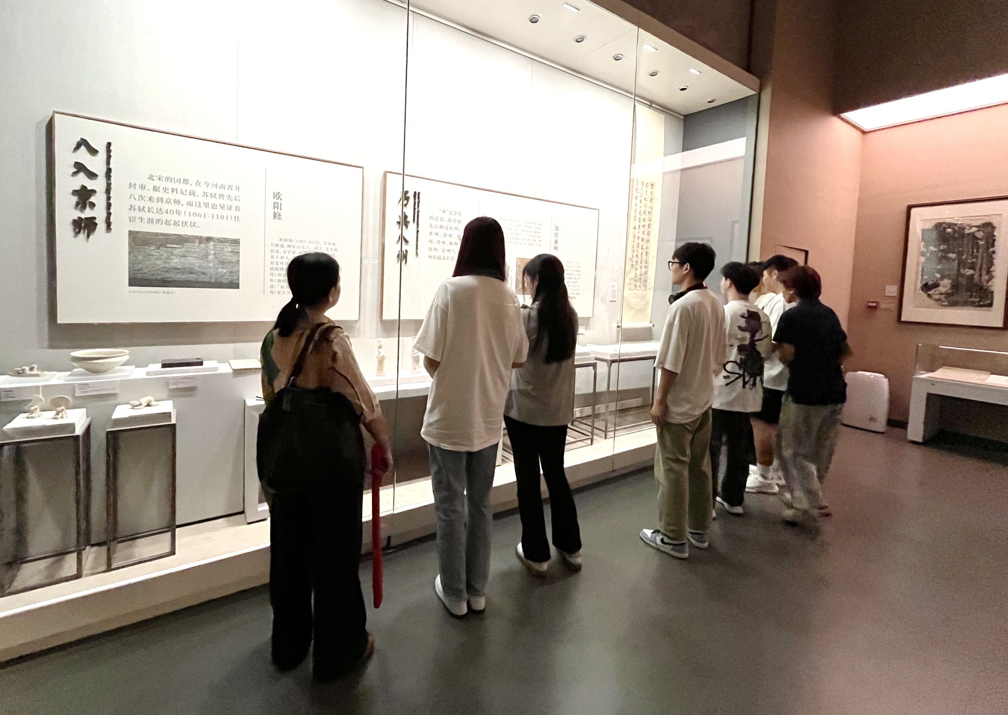 全体入党积极分子前往海南省博物馆