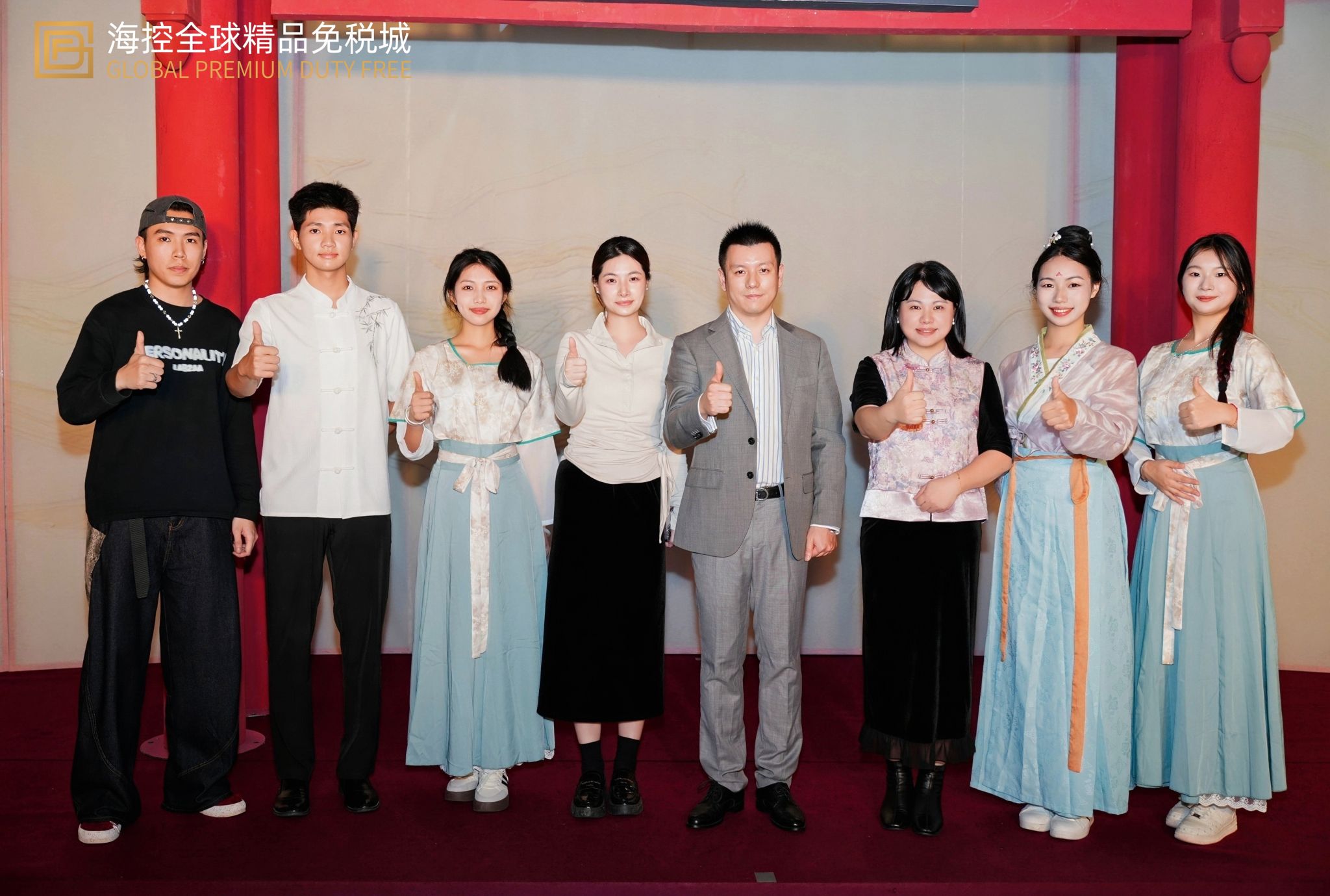 携手校企合作单位华闻雨林润红星空ap