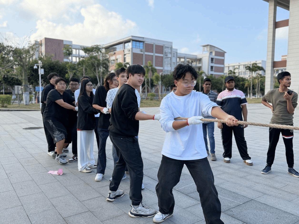 营造积极向上的校园氛围