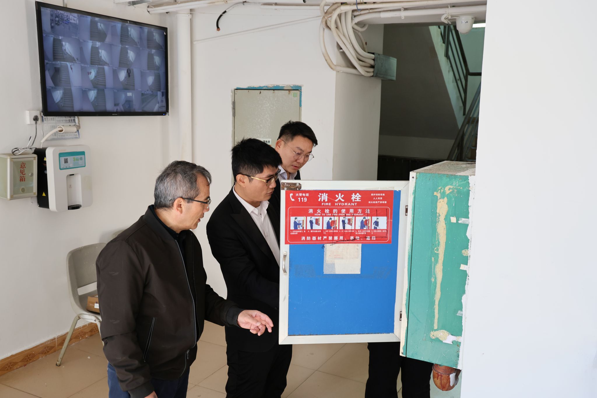 以“安全排查” 筑牢校园防线