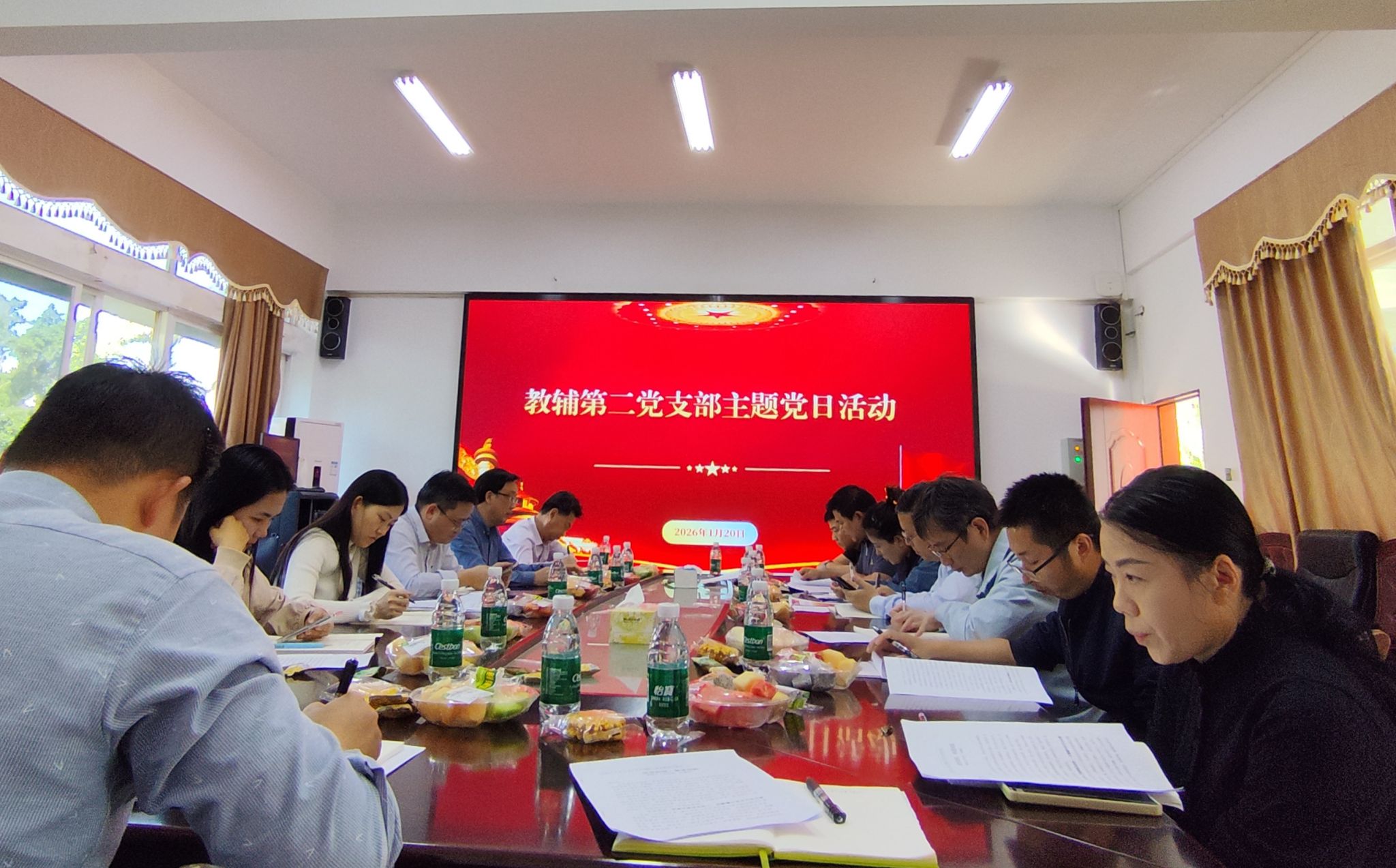 副校长李厚永以普通党员身份参加活动