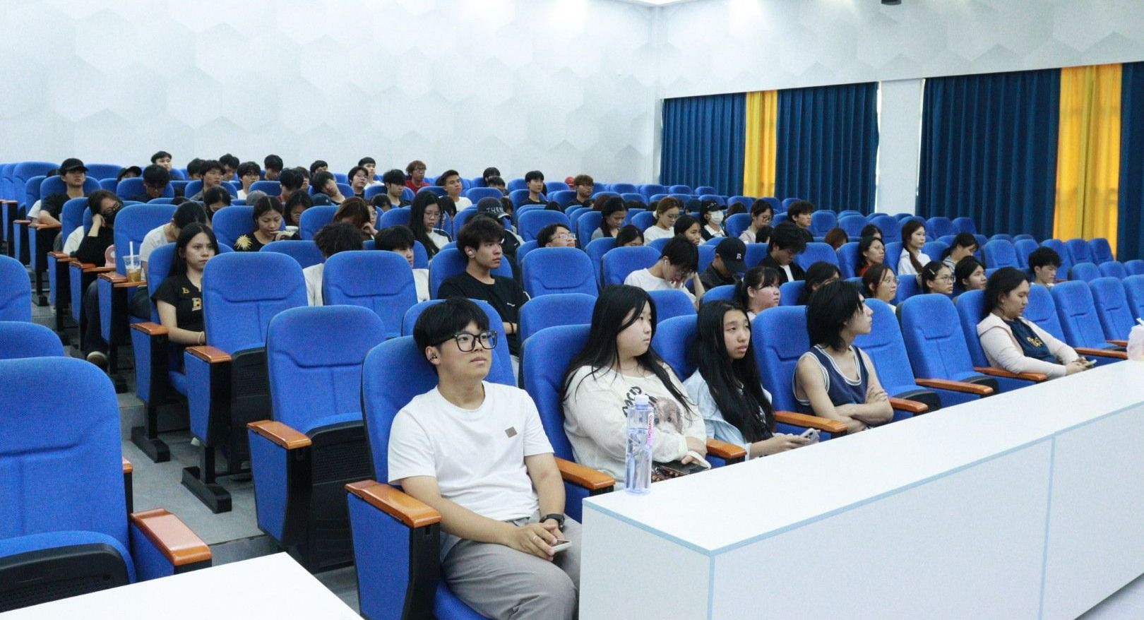 团学青干部开展短视频拍摄与剪辑技巧专