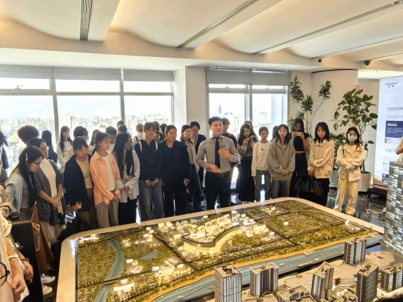 同学们来到星空app官方端web站出