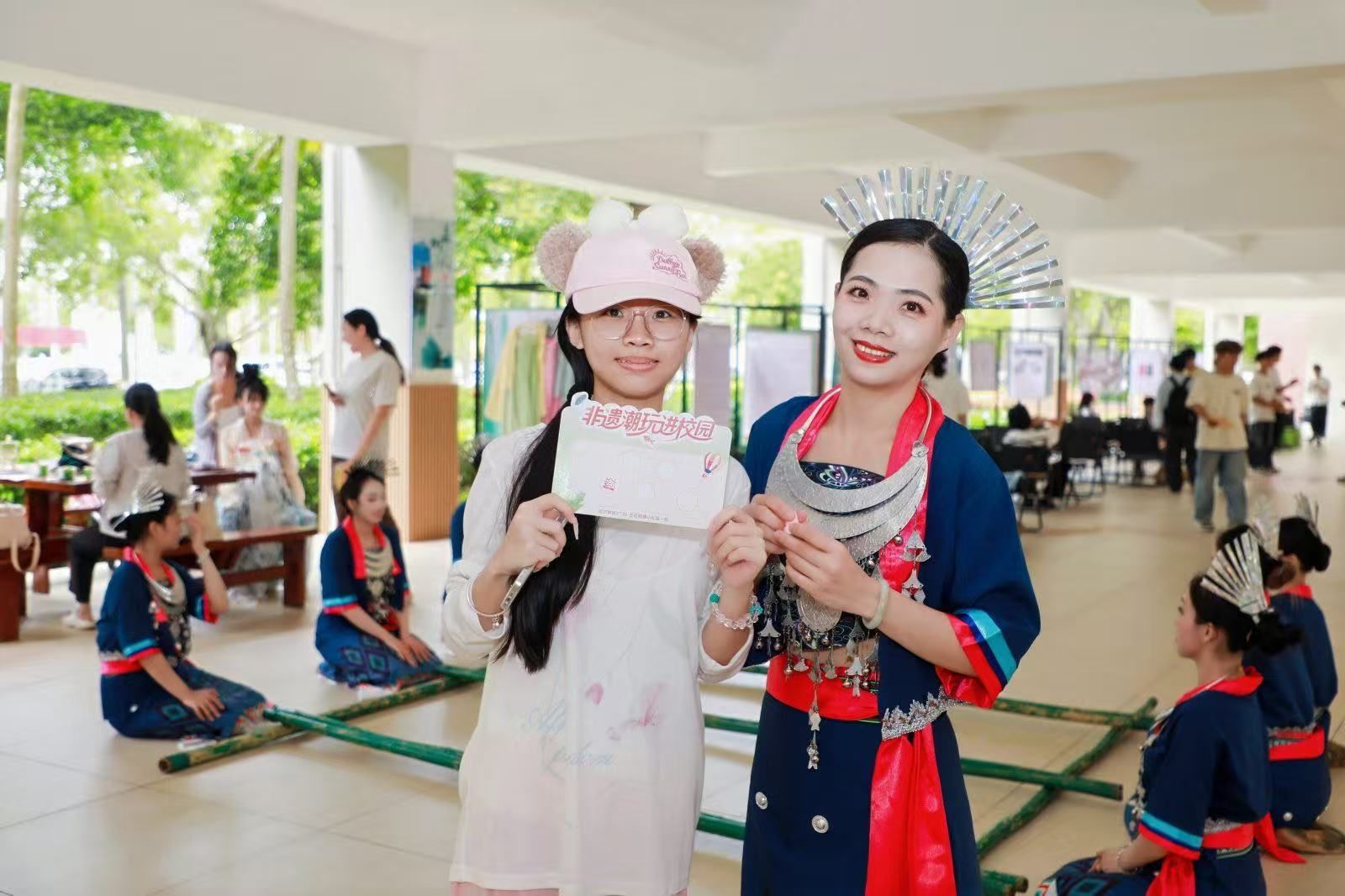 民俗潮玩，沉浸式互动
