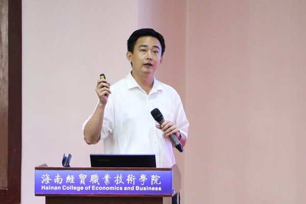 true //鼠标移走后返回默认状态