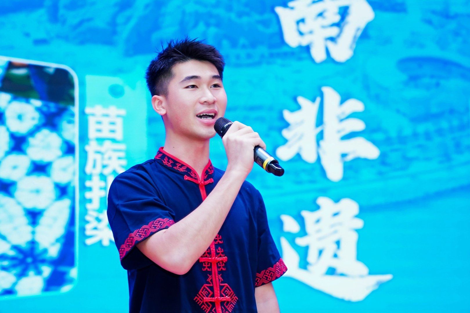 例如默认频道是“预告片”