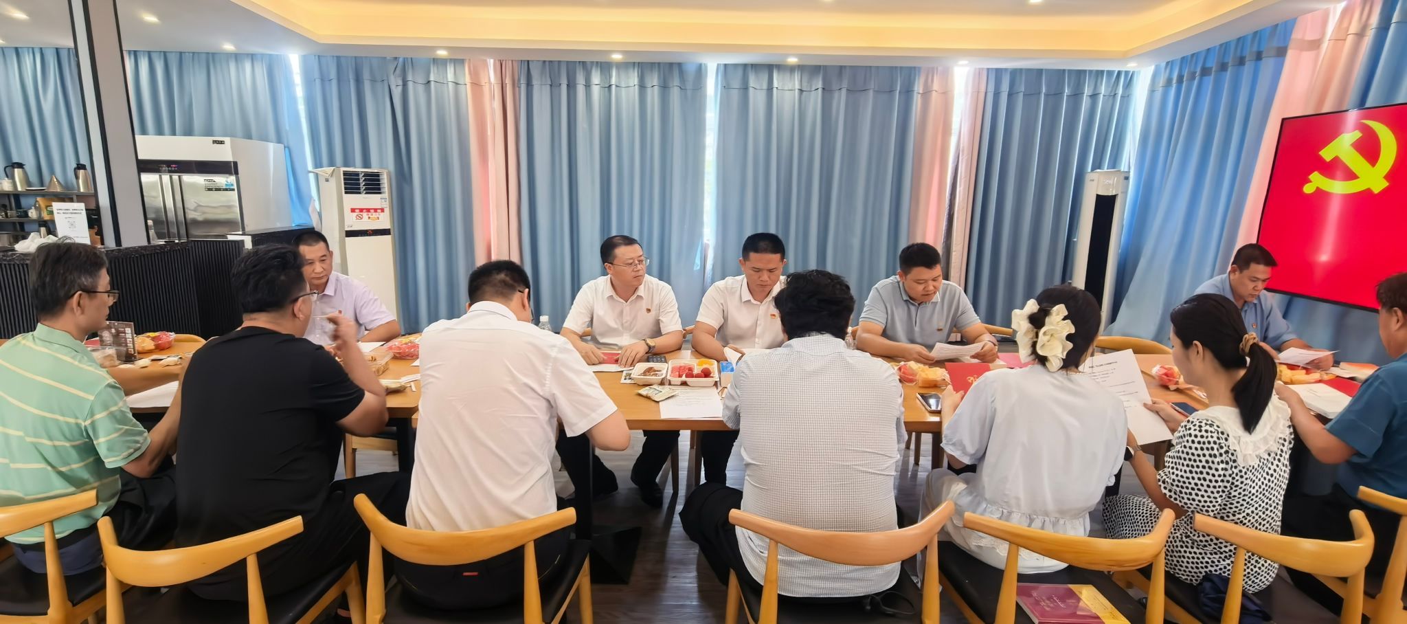 共同重温入党初心